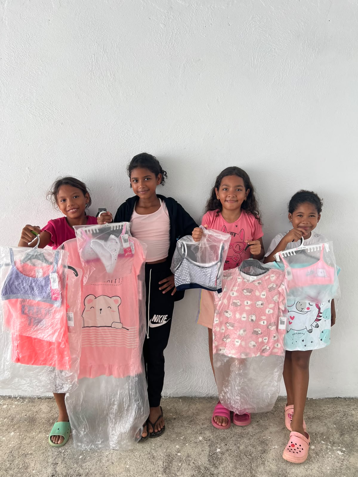 Entrega de pijamas en el CCI de Cereté